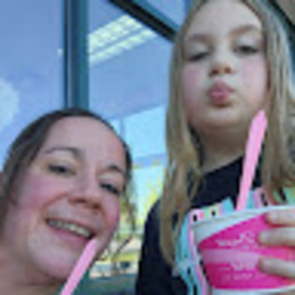 Meet your Posher, Jaclyn - Picture 1 of 1